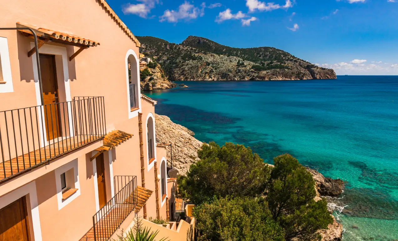 Gebäude am Strand von Mallorca